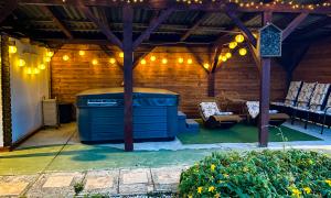 Az ötszemélyes jacuzzi